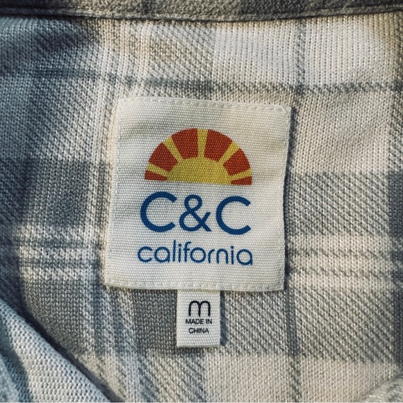 C&C California Women’s Gray Plaid Button Down Shirt - Picture 3 of 5